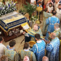 Чин погребения Плащаницы Пресвятой Богородицы